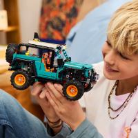 LEGO® Technic 42227 Jeep® Wrangler Rubicon SUV (2)