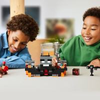 LEGO® Minecraft®  21590 Csata a Sorvasztókkal (1)