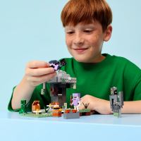 LEGO® Minecraft®  21586 A sápadtkert (2)