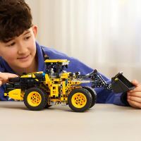LEGO® Technic 42209 Volvo L120 Electric kerekes rakodógép (4)